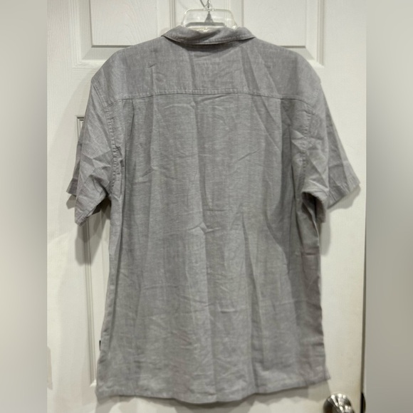 Patagonia Men's Medium Back Step Short Sleeve Shirt Salt Grey NWT Button-Up - Picture 9 of 11